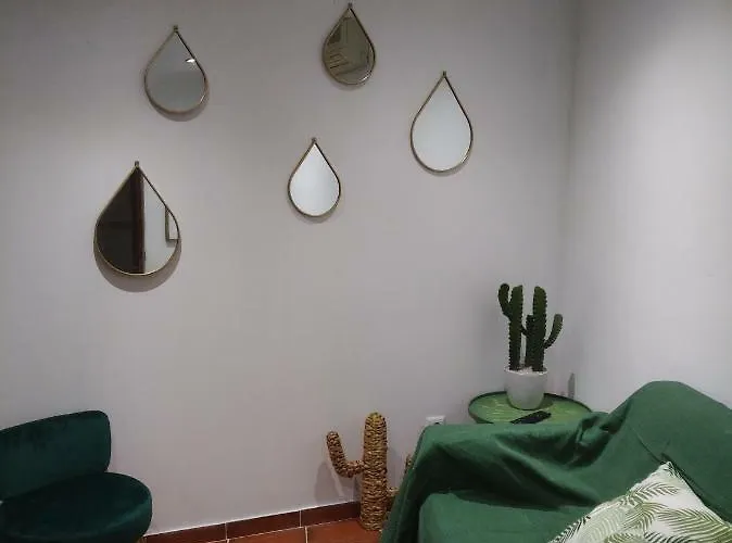 Watching Ciro Appartement